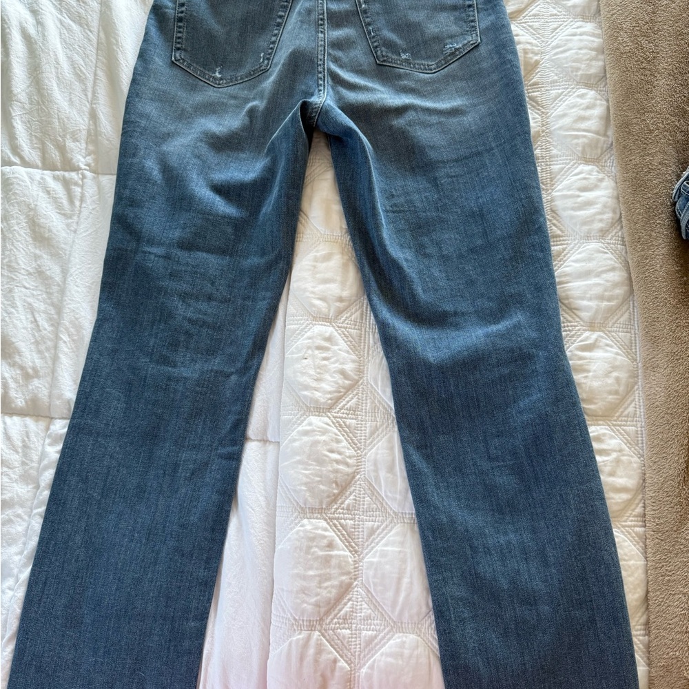 Joe's Jeans Women's Straight Leg in Classic Blue size 27